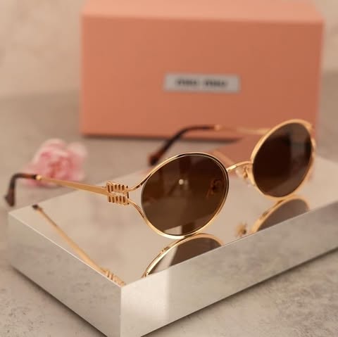 𝐒𝐔𝐍𝐆𝐋𝐀𝐒𝐒𝐄𝐒