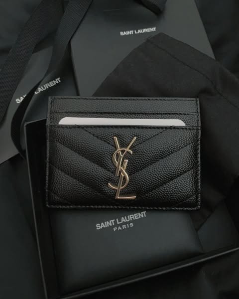 𝐂𝐀𝐑𝐃𝐇𝐎𝐋𝐃𝐄𝐑𝐒 𝐀𝐍𝐃 𝐖𝐀𝐋𝐋𝐄𝐓